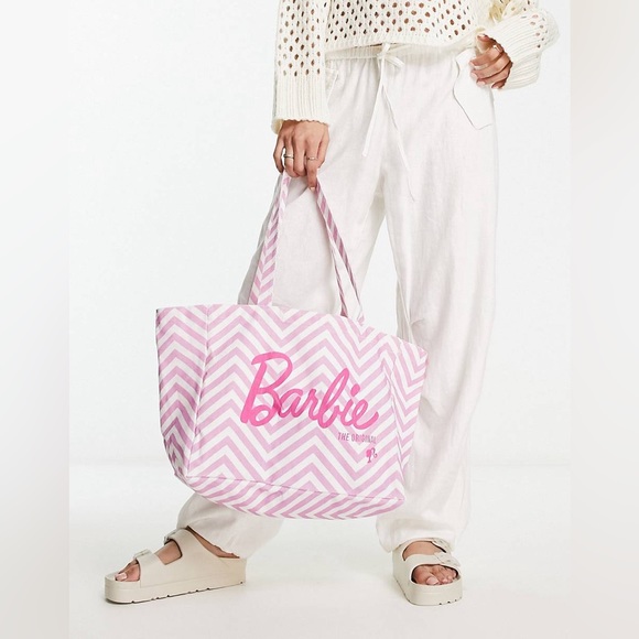 Barbie Canvas Tote - Picture 5 of 9